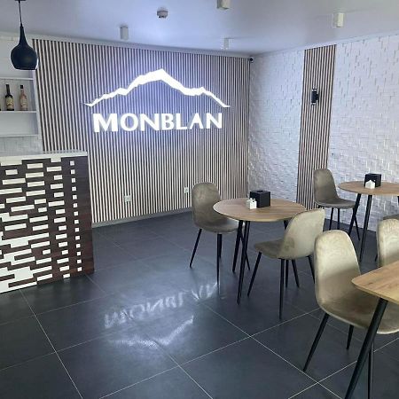 Отель Monblan Yablunytsia Dış mekan fotoğraf
