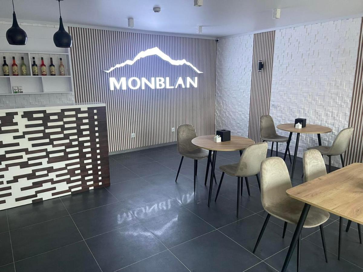Отель Monblan Yablunytsia Dış mekan fotoğraf